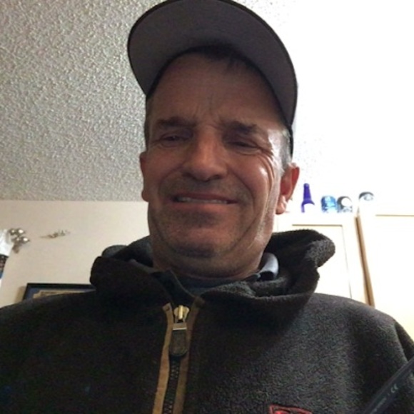 Profile Picture of David Barnes (@davidbarnes89) on Poshmark