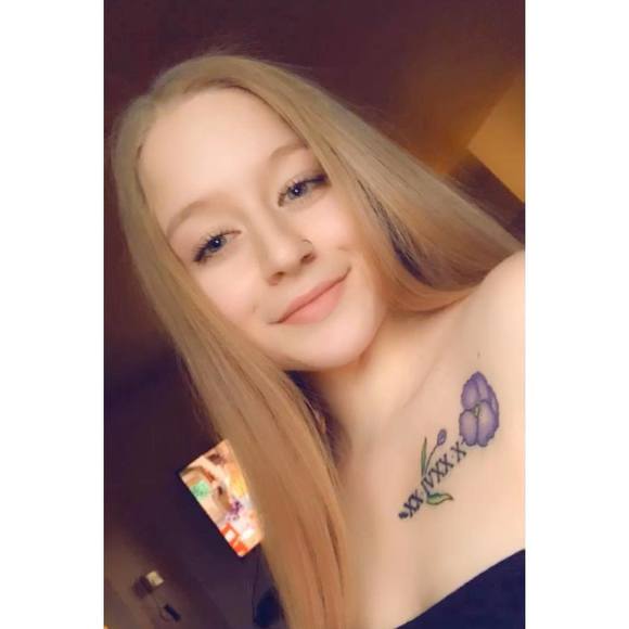 Profile Picture of Amber Lafree (@amberlafree) on Poshmark