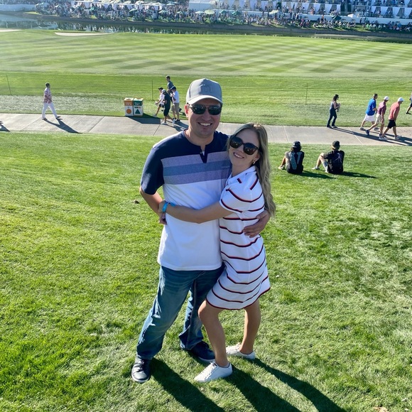 Profile Picture of Larissa Gossmann (@larissacorin) on Poshmark