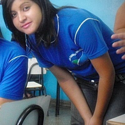 Profile Picture of Caroline Santos . (@@Carol_PearlJam) on Twitter