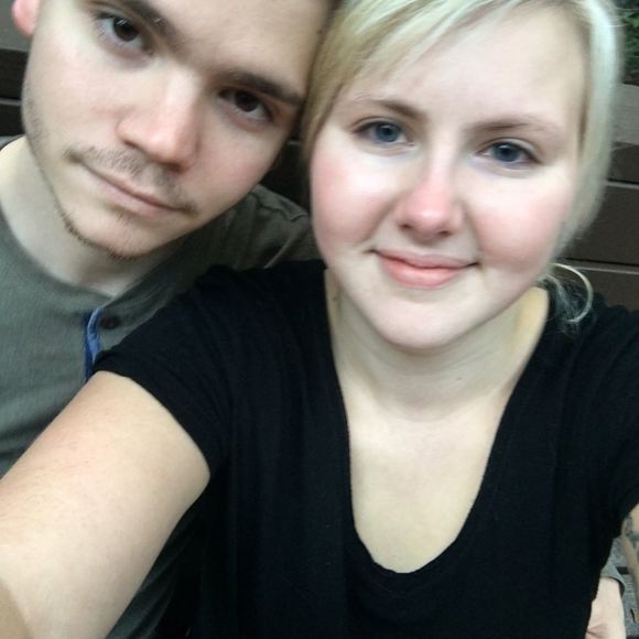 Profile Picture of Courtney Wallrath (@cutie_courtney) on Poshmark