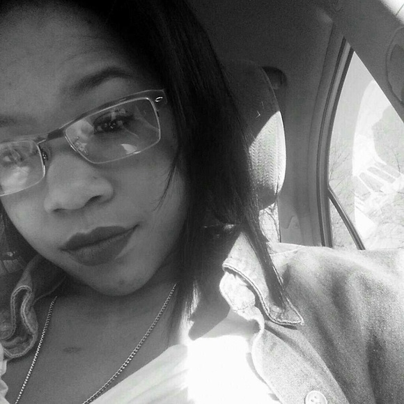 Profile Picture of Briana Knuckles (@xxshakira) on Poshmark