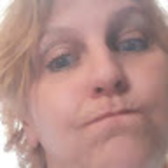 Profile Picture of Lori Aubuchon-goree (@loriaubuchon747) on Poshmark