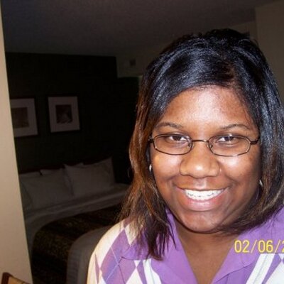 Profile Picture of Angela Snell (@AngyS01) on Twitter