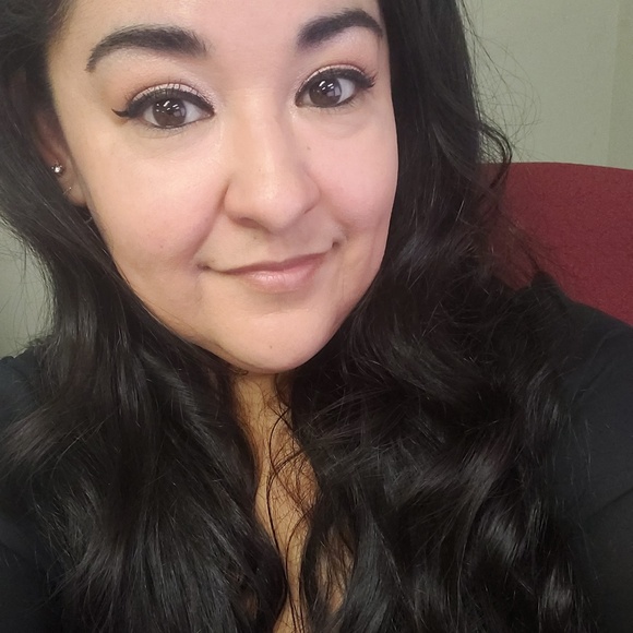 Profile Picture of Paula Montez (@paulamontez) on Poshmark