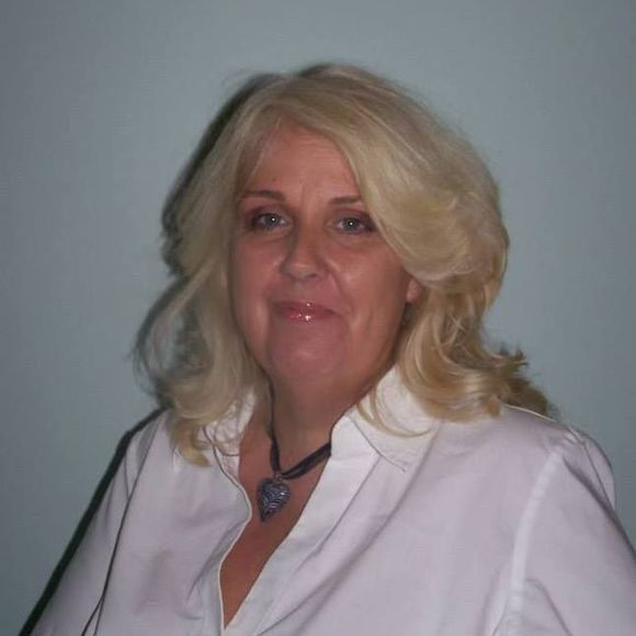 Profile Picture of Lisa Harrison (@lisaharrison669) on Poshmark