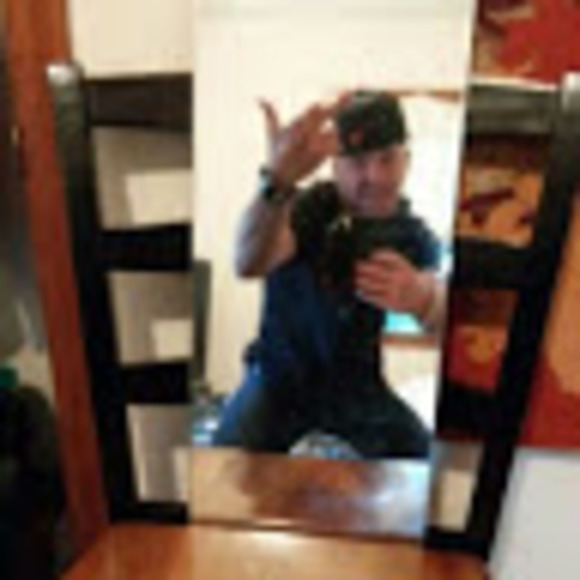 Tony Maruna - Poshmark Profile Picture of Tony Maruna (@tonymaruna23) on Poshmark