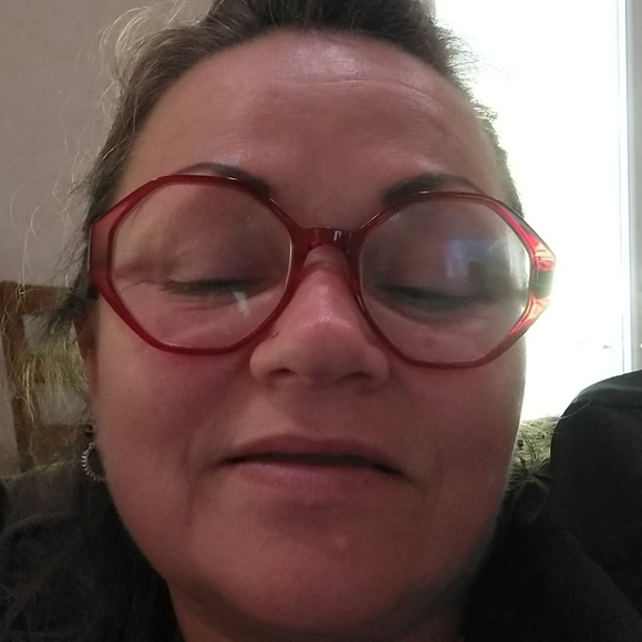 Profile Picture of Sheila Brisendine (@leoone73070) on Poshmark