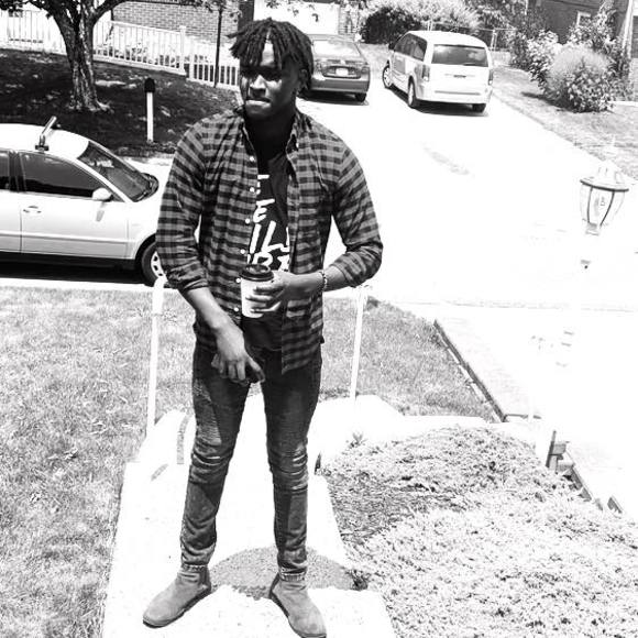 Profile Picture of Andrew Frost (@andrufrost) on Poshmark