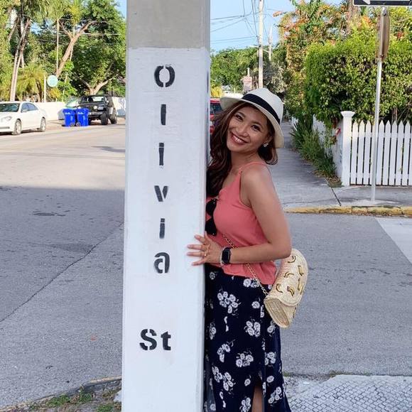 Profile Picture of Olivia Hsueh (@oliviahsueh) on Poshmark