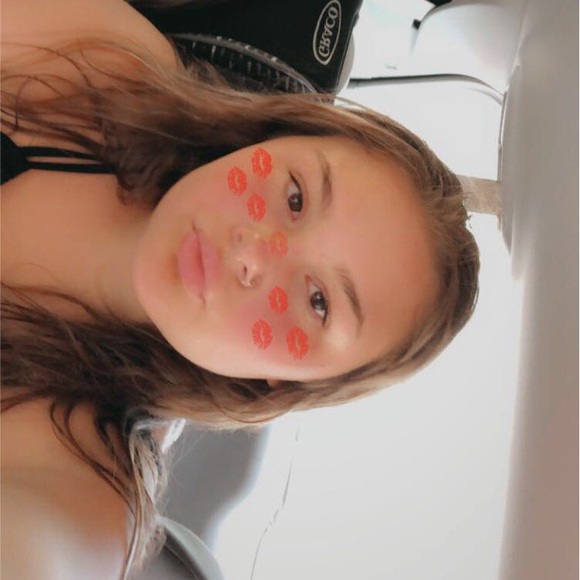Profile Picture of Bobbi Singleton (@bobbi_singleton) on Poshmark