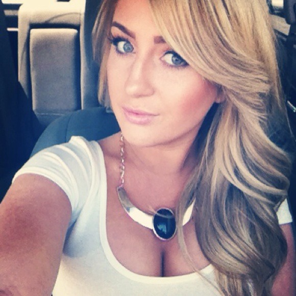Profile Picture of Erin Briskey (@ebrisk) on Poshmark