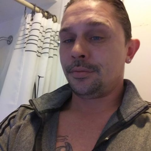 Profile Picture of Chris Overton (@chrisoverton582) on Poshmark