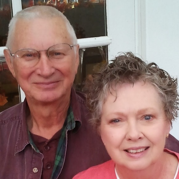 Profile Picture of Reta Brand (@hobobrand) on Poshmark