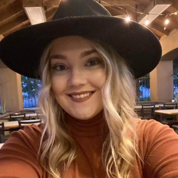 Profile Picture of Kattie Godfrey (@kattiegodfrey) on Poshmark