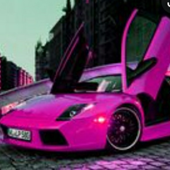 Profile Picture of Lilah morton Morton (@lilah2010) on Poshmark