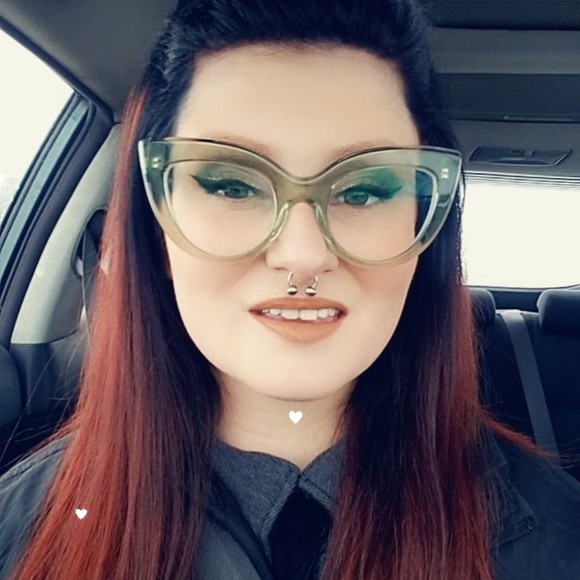 Profile Picture of Alexa Martin (@mrsronnieradke6) on Poshmark