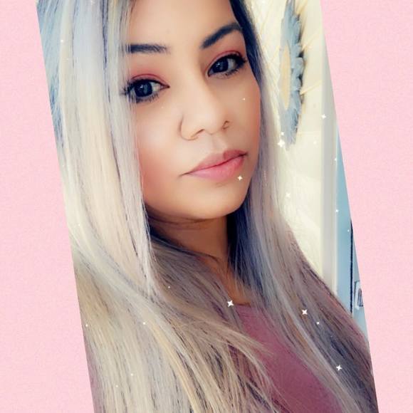 Profile Picture of Lucy Dillon (@lflores017) on Poshmark