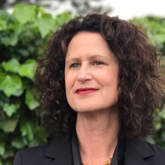 Profile Picture of Jillian Heisman (@maxyrose) on Poshmark