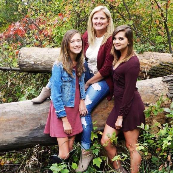 Profile Picture of Jill Rusch (@jrusch777) on Poshmark