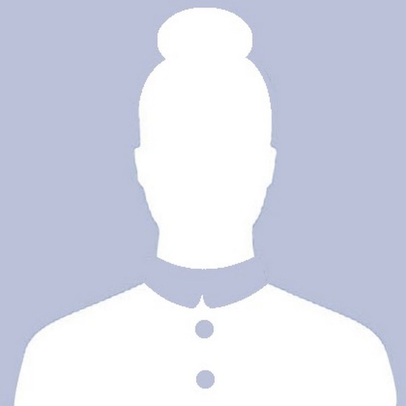 Profile Picture of Kalin Andrews (@kalinmaybe) on Poshmark