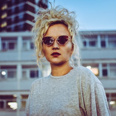 Profile Picture of Mollie Scott (@MollieScottSing) on Twitter
