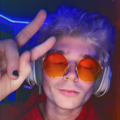 Profile Picture of Kyle (@k_roach_) on Twitter