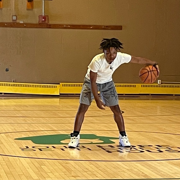 Donald Thompson - Poshmark Profile Picture of Donald Thompson (@ykricoo) on Poshmark