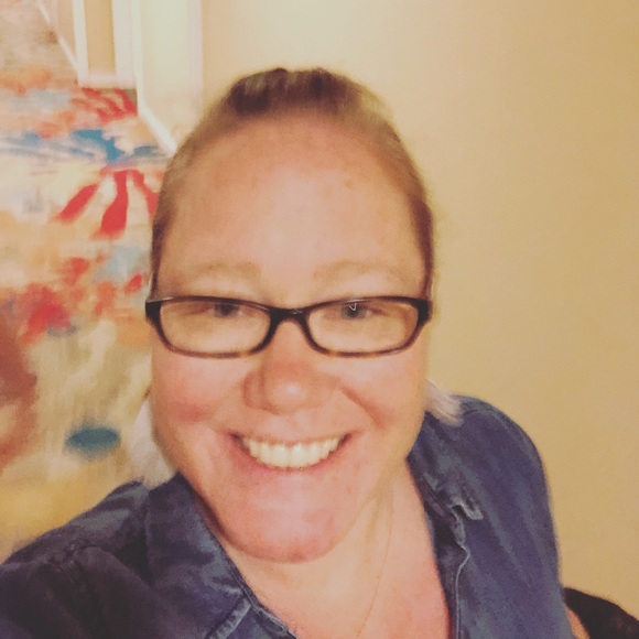 Colleen Benas - Poshmark Profile Picture of Colleen Benas (@cmbp18) on Poshmark