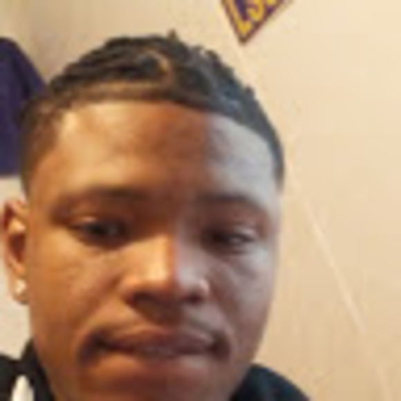 Profile Picture of Xavier Traylor (@xaviertraylor56) on Poshmark