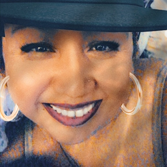 Profile Picture of Norma Alexander (@normaalex67) on Poshmark