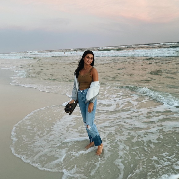 Profile Picture of Jillian Walls (@jpwalls2) on Poshmark
