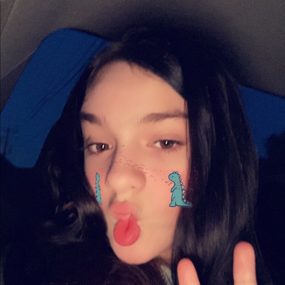 Profile Picture of Mattie Williams (@matties_shop) on Poshmark