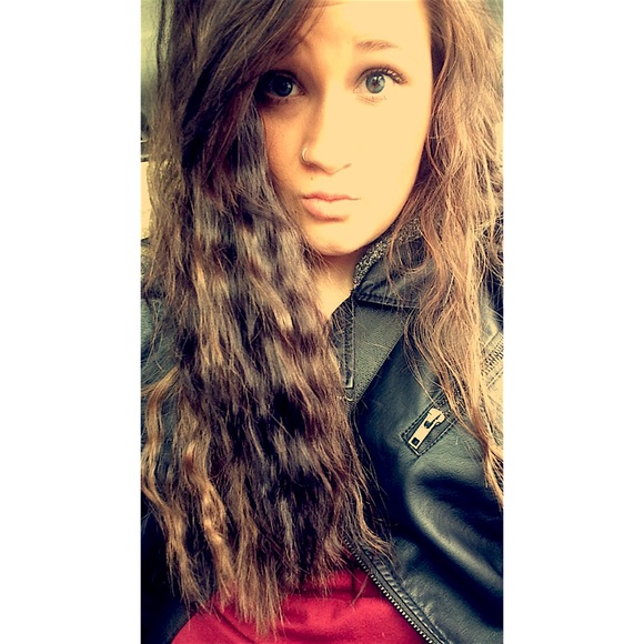 Morgan Swigonski - Poshmark Profile Picture of Morgan Swigonski (@swig15) on Poshmark