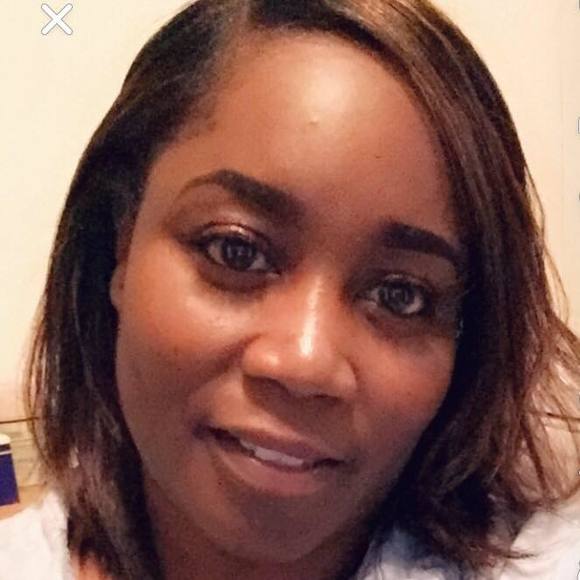 Profile Picture of Rasheena Harper (@rashia_27) on Poshmark