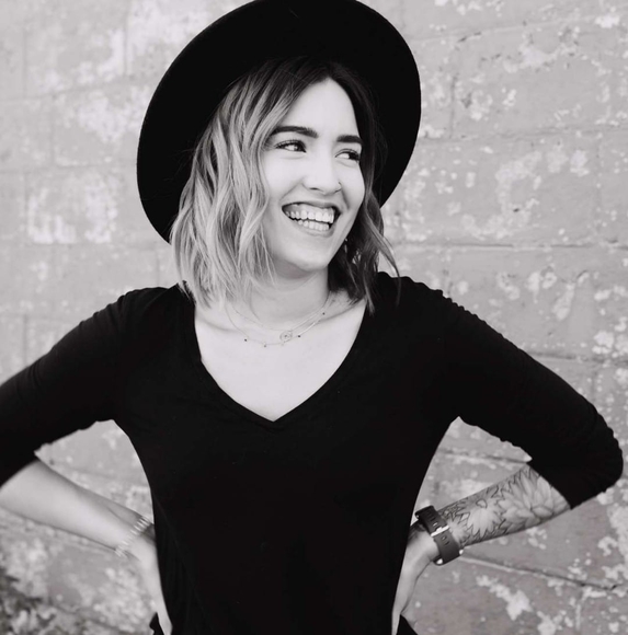 Profile Picture of Emily Popp (@emily_popp) on Poshmark