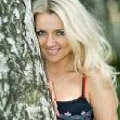 Profile Picture of Rena Lloyd (@Myrna8321) on Twitter