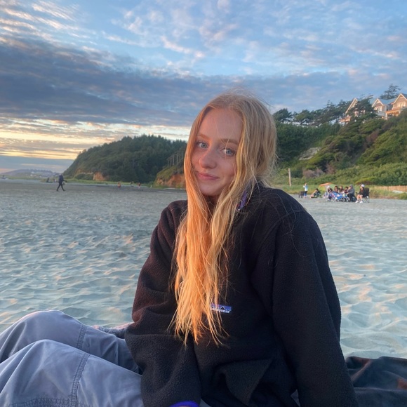 Profile Picture of Kylee Shakespeare (@byucougs2022) on Poshmark