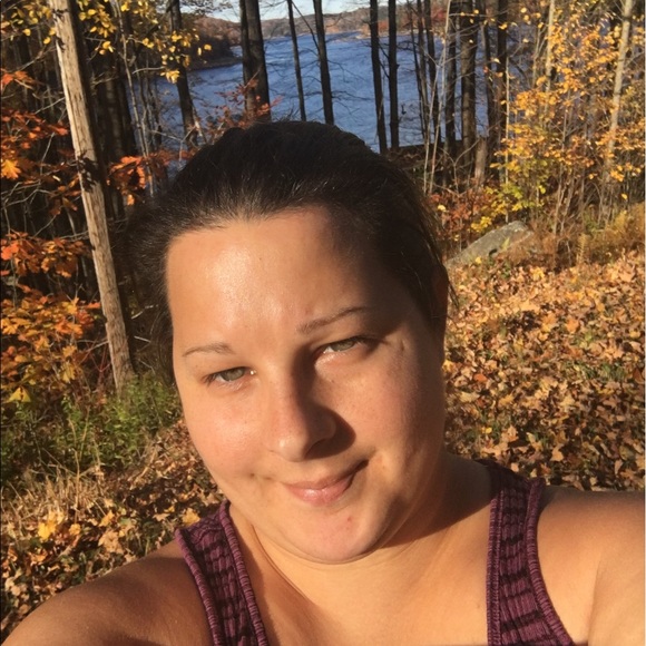 Profile Picture of Ashley Sniezek (@ashleys1808) on Poshmark