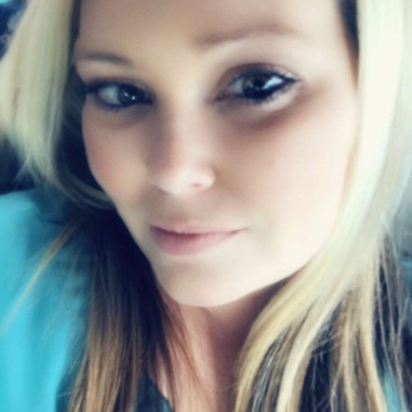 Profile Picture of Christy Chastain (@cchastain87) on Poshmark