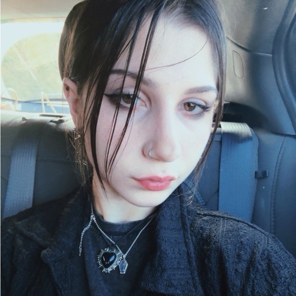 Profile Picture of Marissa Duino (@marissaduino) on Poshmark