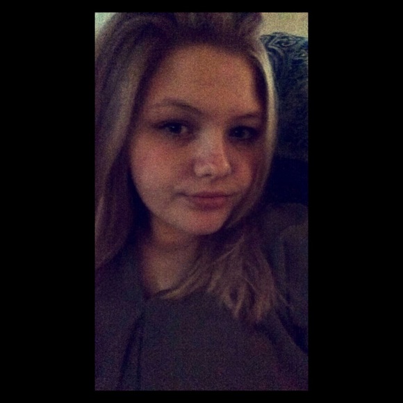 Profile Picture of Macy Richardson (@macyfu) on Poshmark