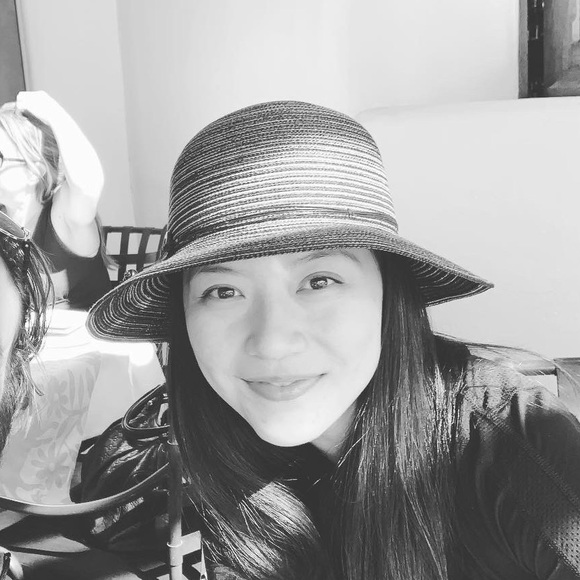 Profile Picture of Julia Zhu (@juliazhu526) on Poshmark
