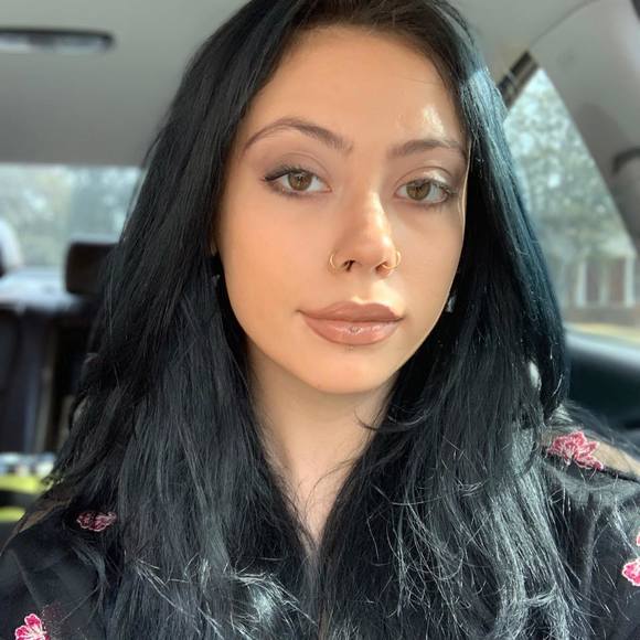 Profile Picture of Eli Freeman (@hot_rn) on Poshmark