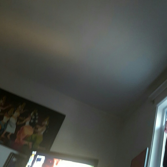 Profile Picture of Vannita Sos (@vannitasos) on Poshmark