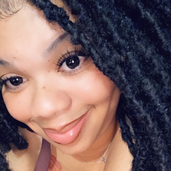 Profile Picture of Cherelle Reid (@babychasemomma) on Poshmark