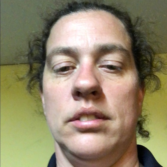 Profile Picture of Amy Hansen (@sprinter61) on Poshmark