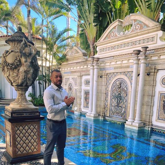 Profile Picture of Dex Picart (@nycetunez) on Poshmark