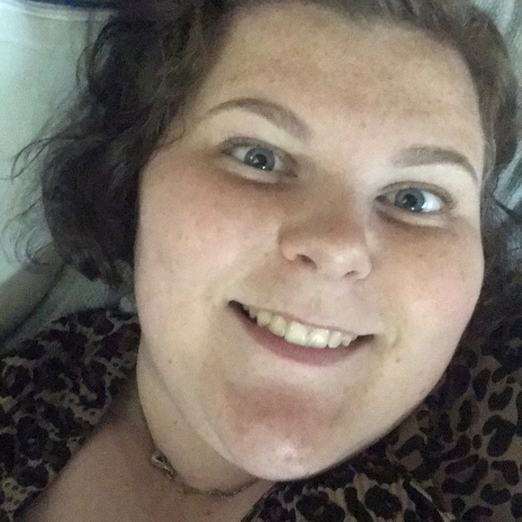 Profile Picture of Sara Werren (@sarawerren) on Poshmark