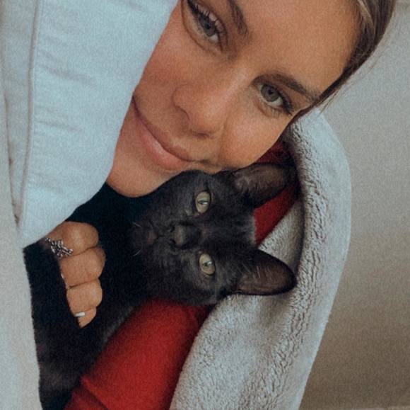 Profile Picture of Jade Chavez (@jadechavez1133) on Poshmark